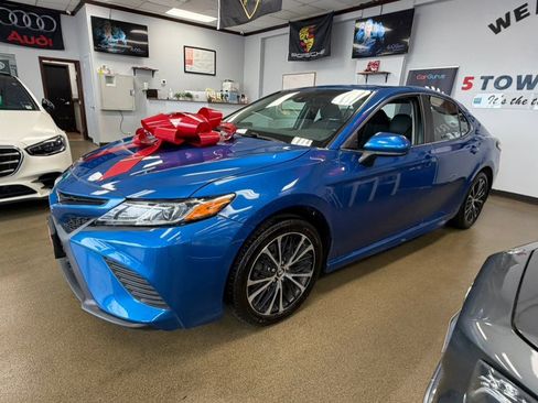 Used 2018 Toyota Camry SE FWD image 8