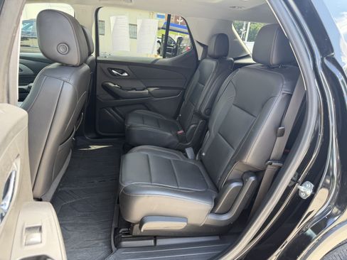Used 2020 Chevrolet Traverse LT w/ LT Premium Package AWD/4WD image 12