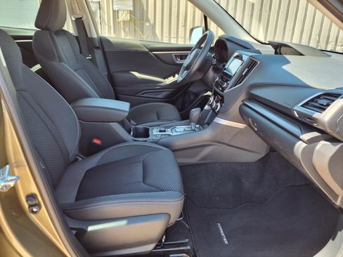 Used 2023 Subaru Forester Premium w/ Popular Package #2 image 17