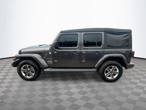 Used 2022 Jeep Wrangler Unlimited Sahara w/ Cold Weather Group AWD/4WD image 9