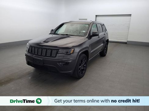 Used 2021 Jeep Grand Cherokee Laredo X AWD/4WD image 1