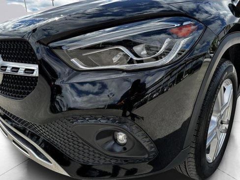 Used 2021 Mercedes-Benz GLA 250 4MATIC w/ Premium Package image 12