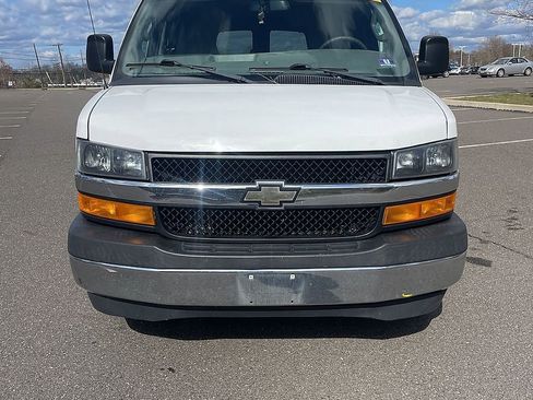 Used 2018 Chevrolet Express 3500 LT w/ LT Preferred Equipment Group RWD image 8
