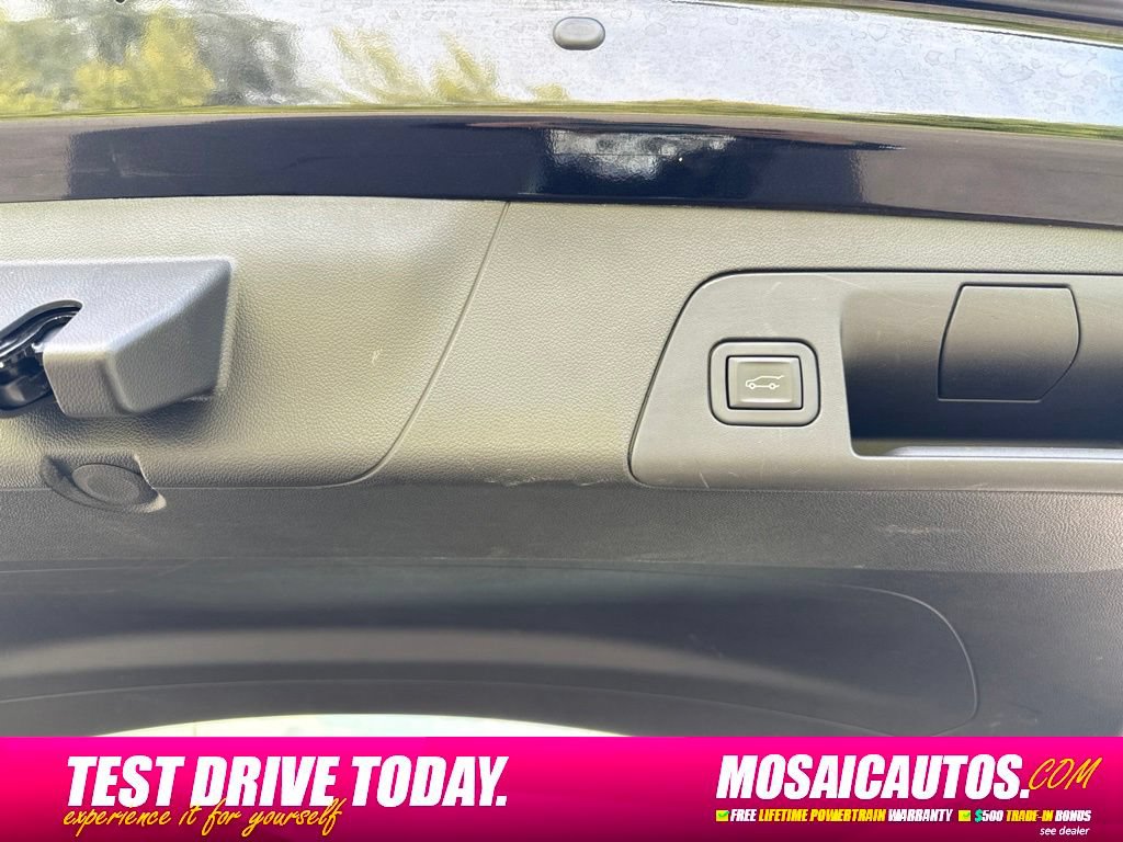 Used 2023 Buick Envision Avenir AWD/4WD image 21