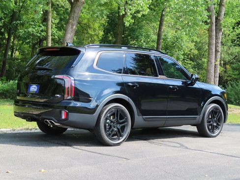 Certified 2025 Kia Telluride SX Prestige X-Line AWD/4WD image 3