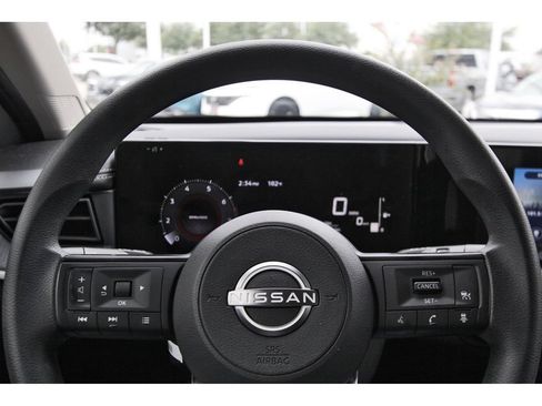 Used 2026 Nissan Kicks SV FWD image 8