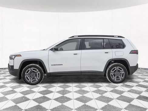 New 2026 Jeep Cherokee Laredo image 8