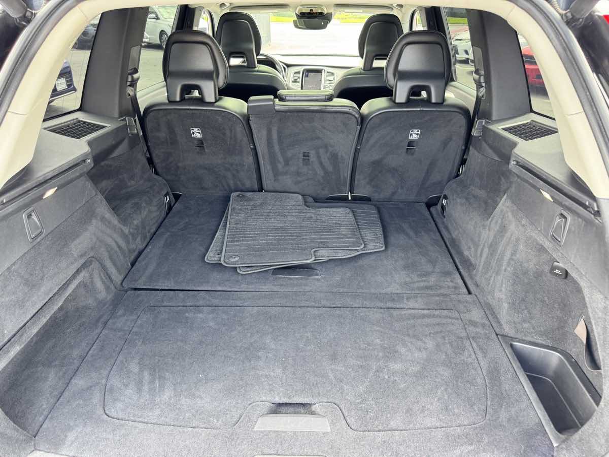 Used 2017 Volvo XC90 T5 Momentum w/ Vision Package AWD/4WD image 25