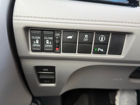 Used 2024 Honda Odyssey Elite image 40