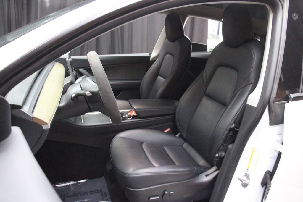 Used 2022 Tesla Model Y Performance AWD/4WD image 27
