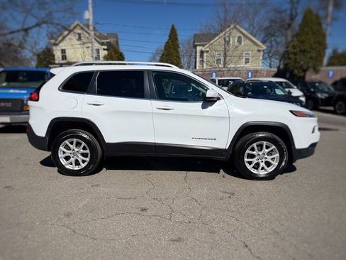 Used 2016 Jeep Cherokee Latitude w/ Comfort & Sound Group image 4