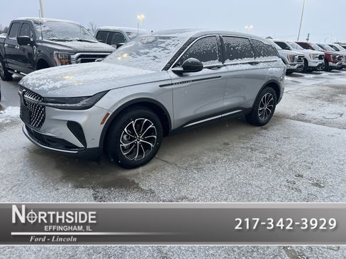 Used 2024 Lincoln Nautilus Premier w/ Equipment Group 102A image 1