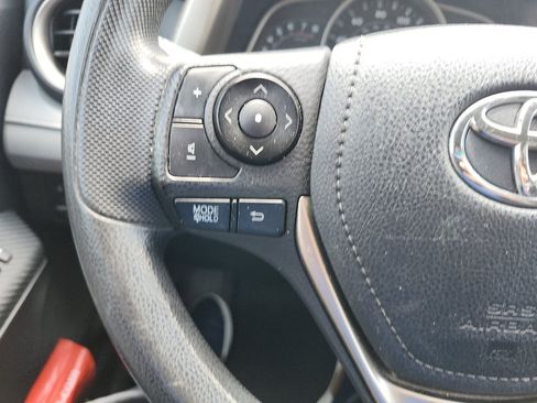 Used 2013 Toyota RAV4 LE FWD image 21
