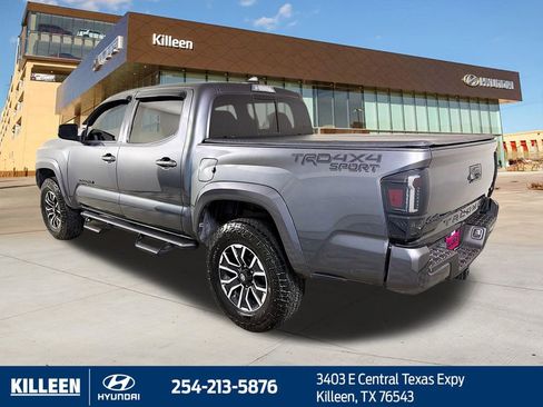 Used 2020 Toyota Tacoma TRD Sport image 5