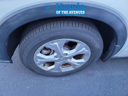 Used 2023 Honda HR-V LX image 4