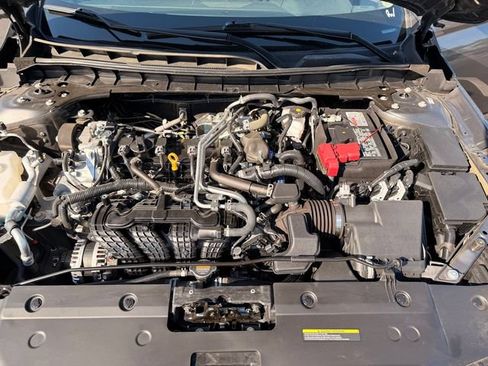 Used 2025 Nissan Altima 2.5 SV FWD image 27