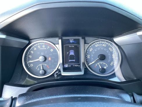 Used 2022 Toyota Tacoma SR5 RWD image 30