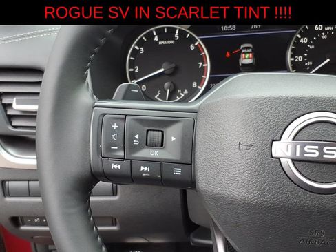 Used 2025 Nissan Rogue SV AWD/4WD image 16