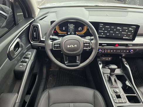 Used 2025 Kia Sorento S FWD image 14