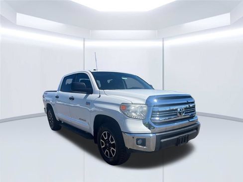 Used 2017 Toyota Tundra SR5 AWD/4WD image 8
