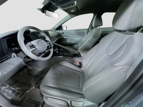 Certified 2025 Hyundai Elantra Sport image 17