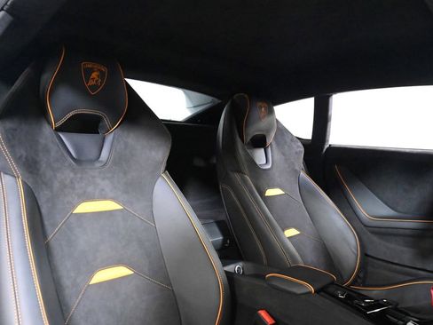 Used 2023 Lamborghini Huracan Tecnica RWD image 17