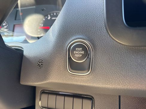 Used 2022 Mercedes-Benz Sprinter 2500 image 18