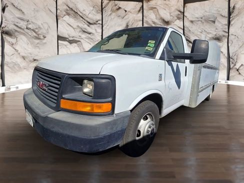 Used 2012 GMC Savana 3500 image 2