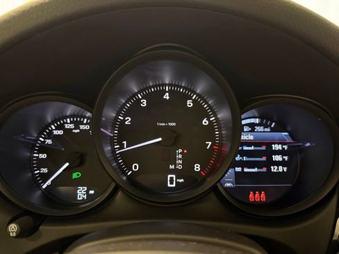 Certified 2026 Porsche Macan AWD/4WD image 19