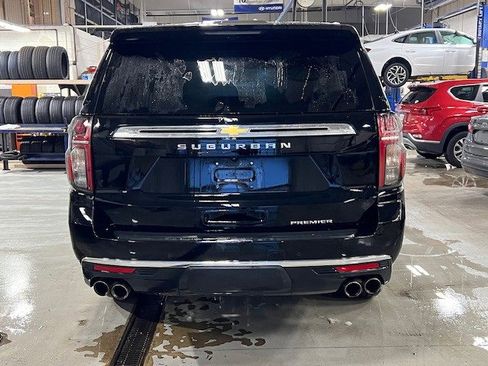 Used 2024 Chevrolet Suburban Premier image 5