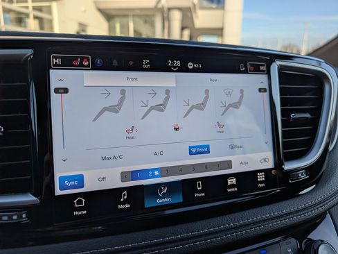 New 2026 Chrysler Pacifica Select image 23