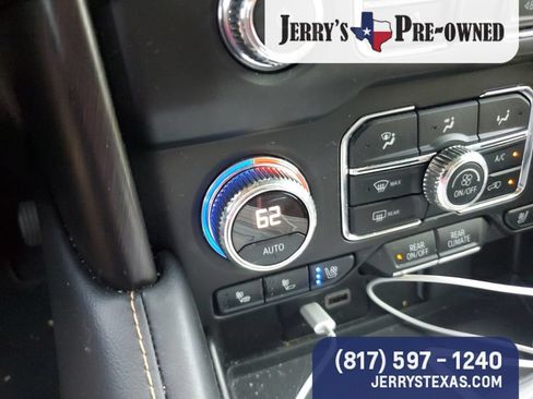 Used 2024 GMC Yukon AT4 w/ Technology Package AWD/4WD image 13