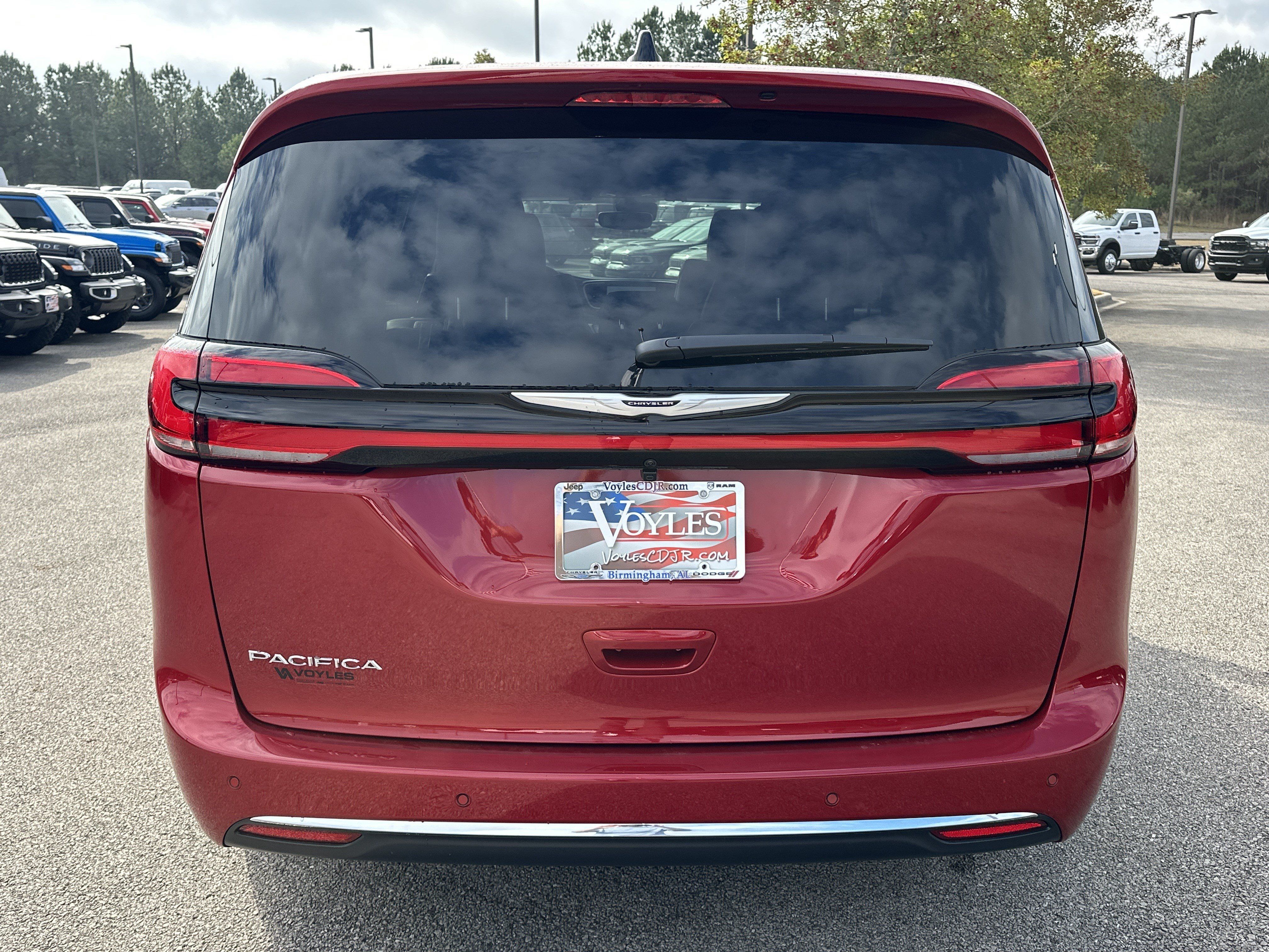 New 2026 Chrysler Pacifica Select FWD image 6