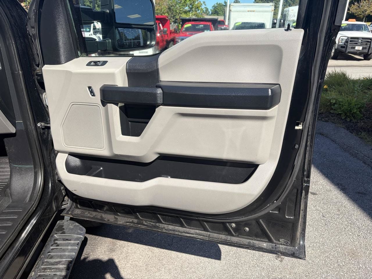 Used 2017 Ford F350 XL w/ Power Equipment Group AWD/4WD image 29