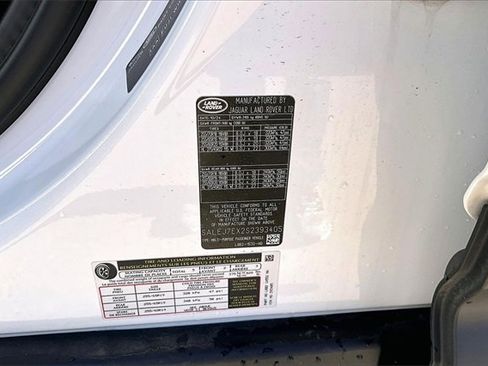 Used 2025 Land Rover Defender 110 S image 35