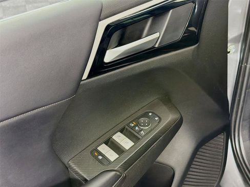 Used 2023 Mitsubishi Outlander SE AWD/4WD image 18