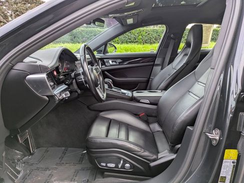 Used 2019 Porsche Panamera 4 image 5