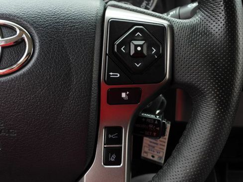 Used 2019 Toyota Tacoma SR5 RWD image 60