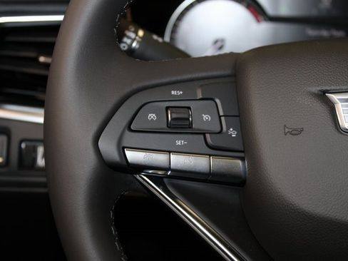 New 2025 Cadillac XT6 Luxury image 21