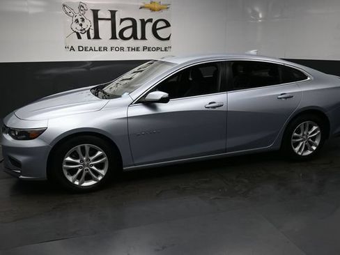 Used 2017 Chevrolet Malibu LT FWD image 27