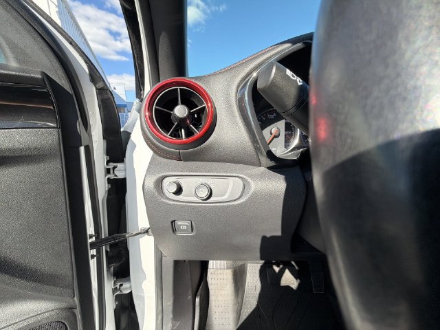 Certified 2022 Chevrolet Blazer RS w/ Enhanced Convenience Package AWD/4WD image 19