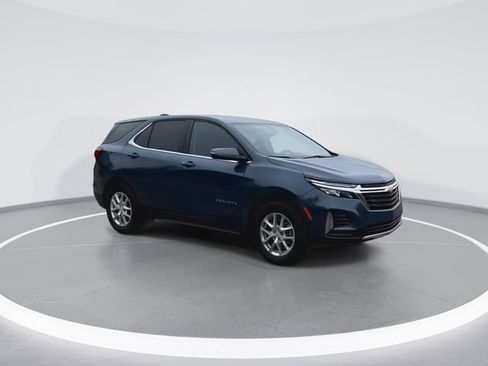 Used 2024 Chevrolet Equinox LT FWD image 2