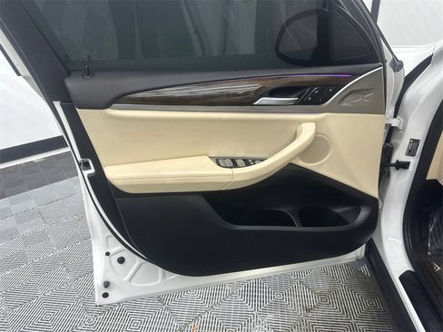 Used 2022 BMW X3 sDrive30i w/ Premium Package 2 image 11