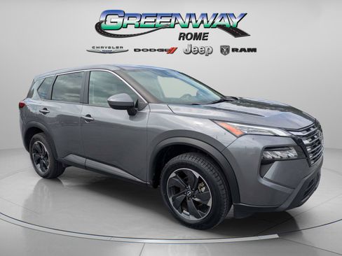 Used 2024 Nissan Rogue SV FWD image 1