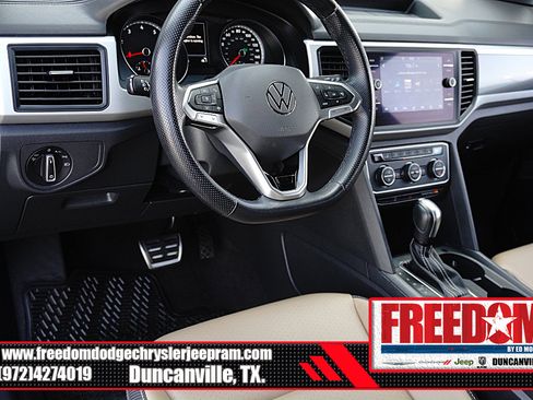 Used 2021 Volkswagen Atlas Cross Sport SE w/ Panoramic Sunroof Package FWD image 25