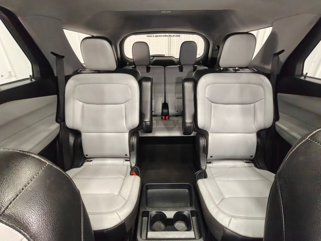 Used 2021 Ford Explorer XLT w/ Equipment Group 202A AWD/4WD image 25
