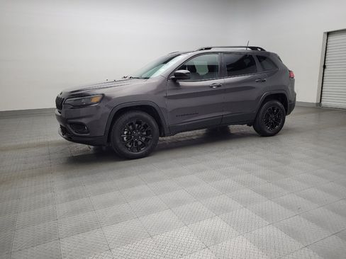Used 2023 Jeep Cherokee Altitude Lux image 2