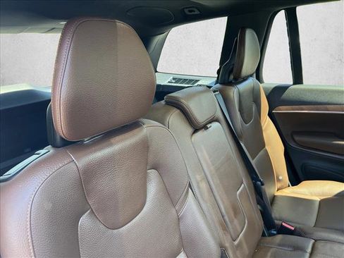 Used 2024 Volvo XC90 T8 Plus w/ Protection Package Premier AWD/4WD image 21