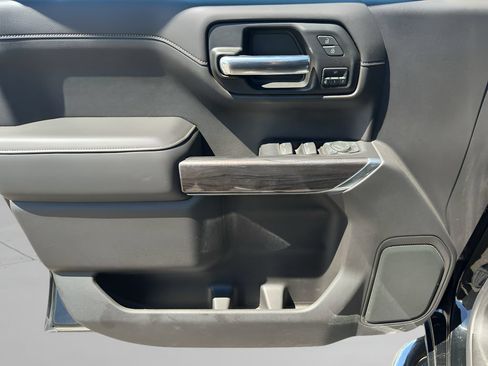 Used 2020 Chevrolet Silverado 1500 LTZ AWD/4WD image 14