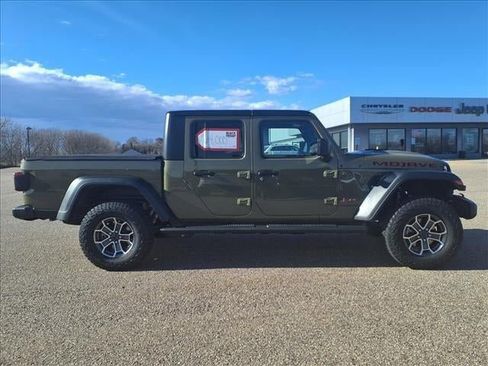 New 2026 Jeep Gladiator Mojave w/ Safety Group image 32